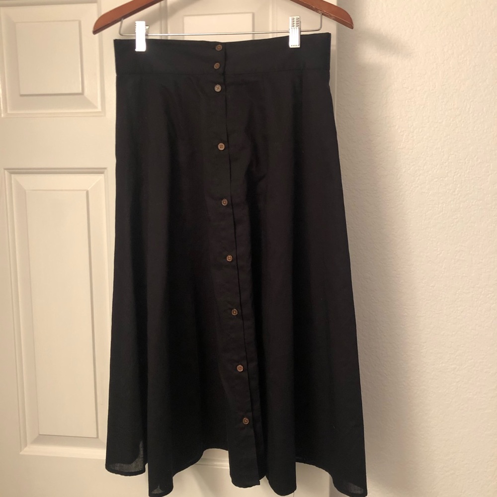 Universal Thread black midi skirt